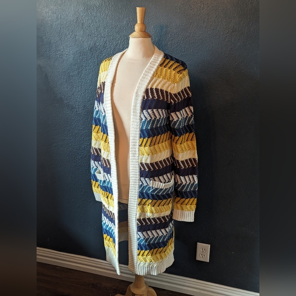 Lovestitch Cardigan Medium - Picture 2 of 8